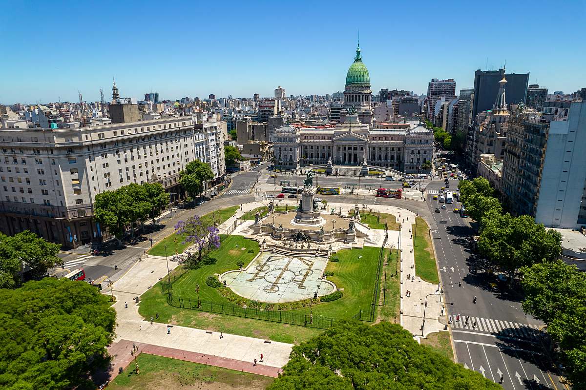 Buenos Aires_shutterstock_2407972597.jpg